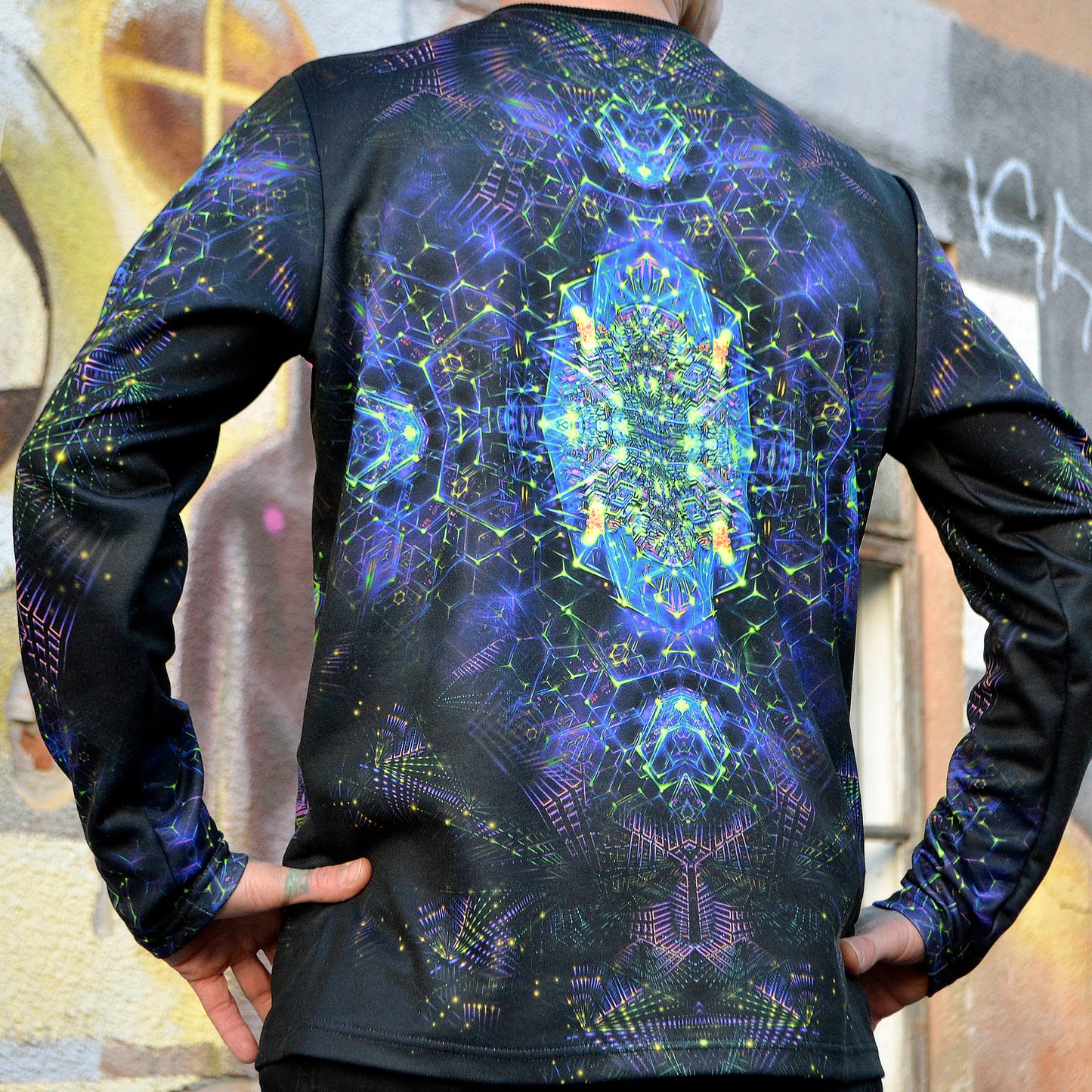 Cyber Howkmoth Long sleeve UV-active Blacklight - Artrama