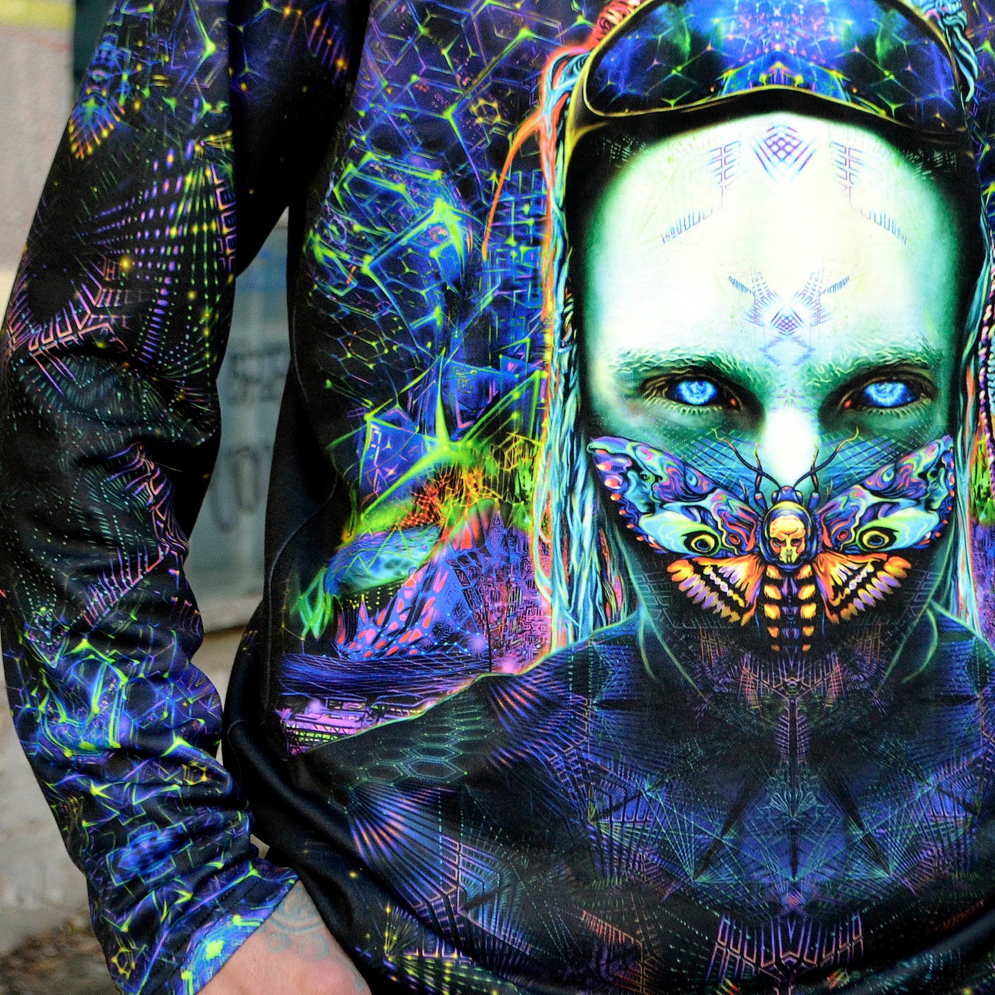 Cyber Howkmoth Long sleeve UV-active Blacklight - Artrama