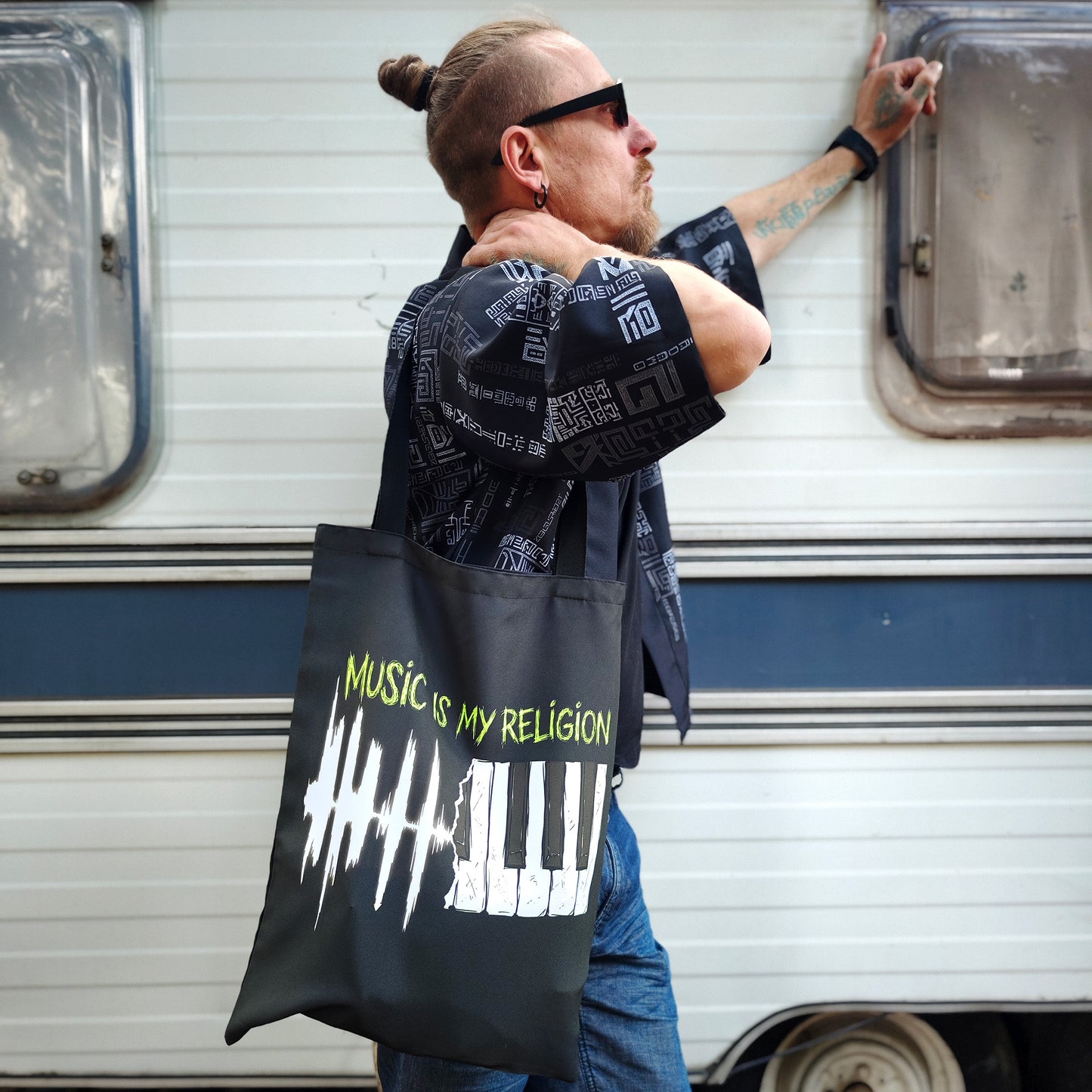 Music is my Religion Blacklight UV active shopper bag