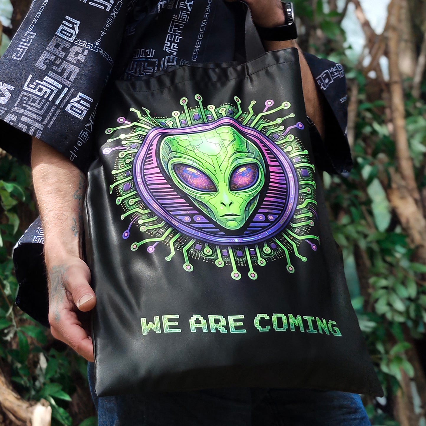 UFO Alien Blacklight UV active shopper bag