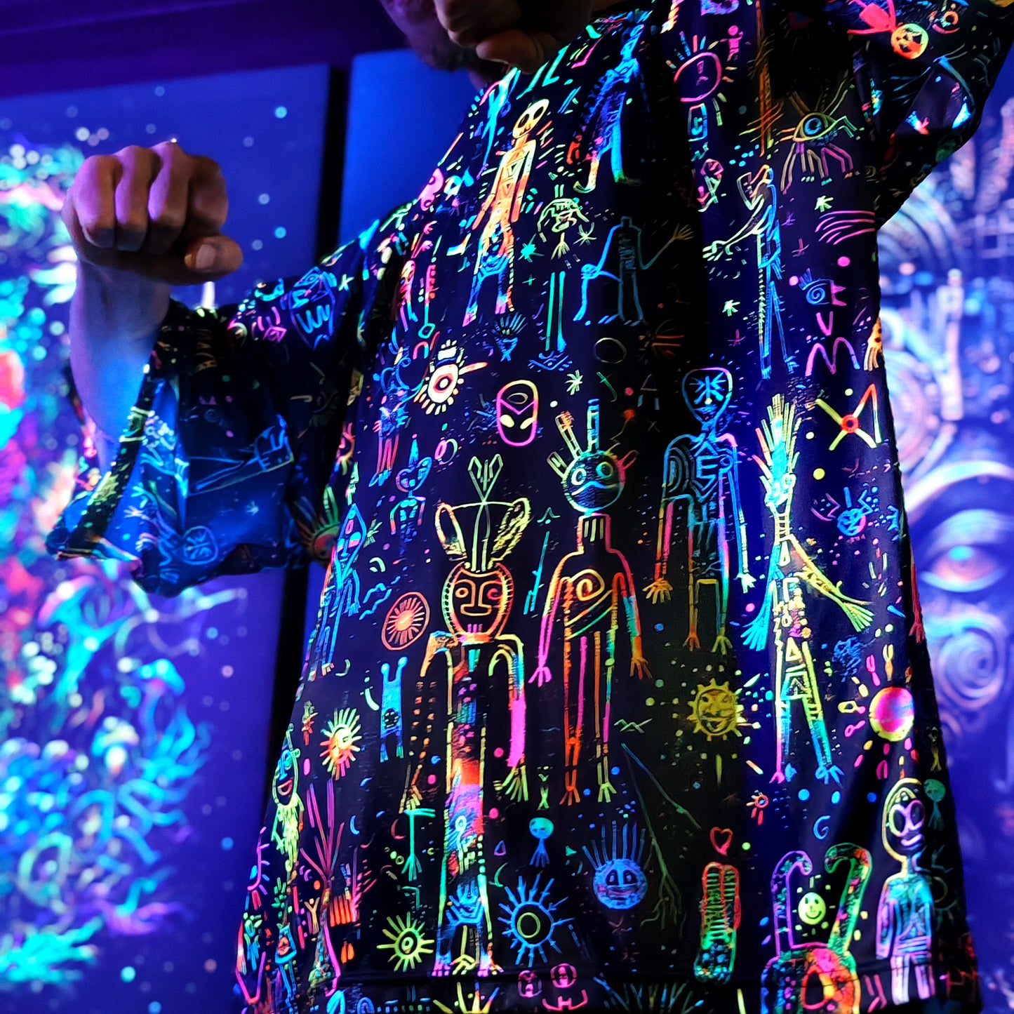 Shamanic Street Art Oversize T-shirt UV active Blacklight