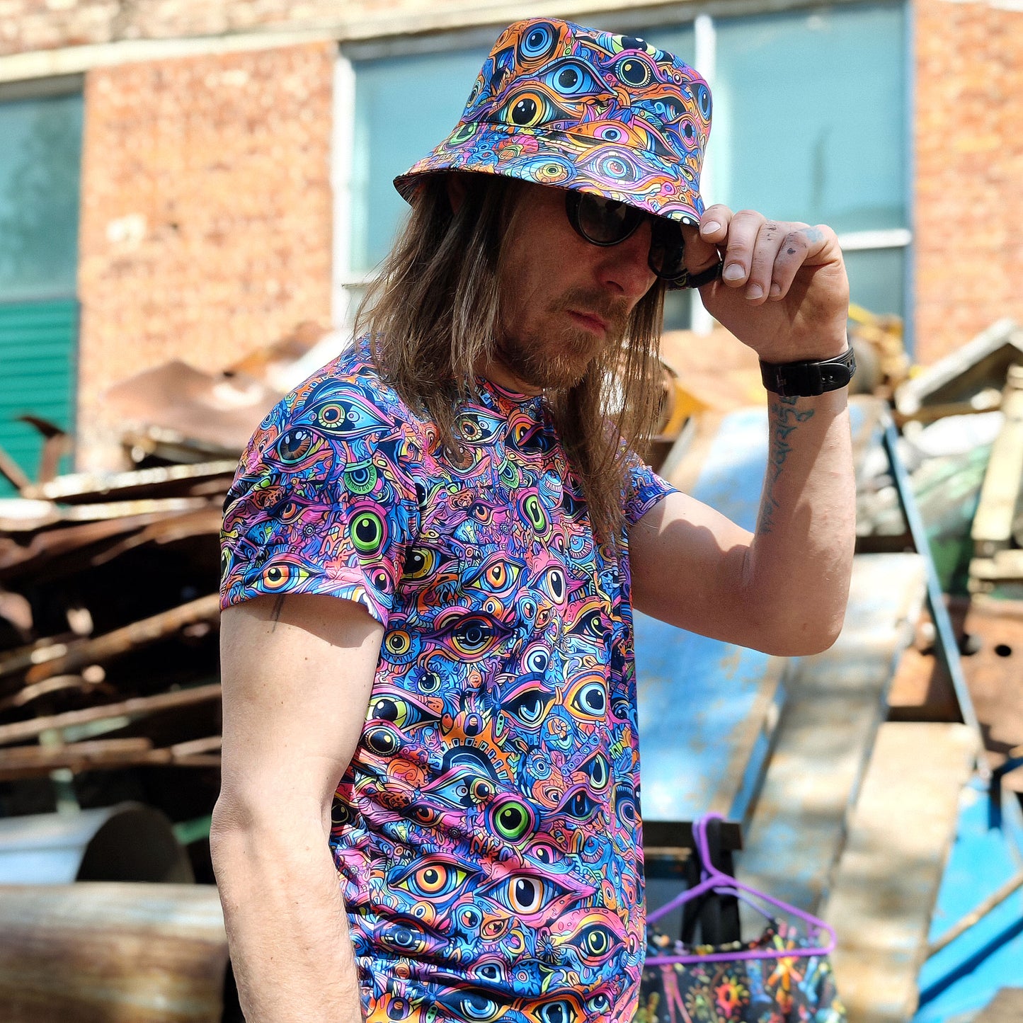 All eyes on me - Set of a Panama Hat and T-shirt UV Reactive