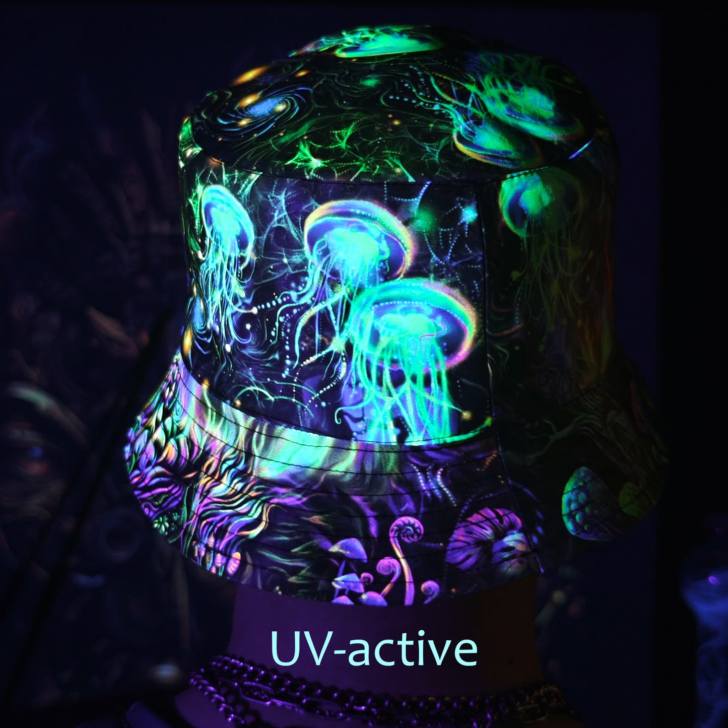 Jellyfish Set Consisting of a Panama Hat and T-shirt UV Reactive