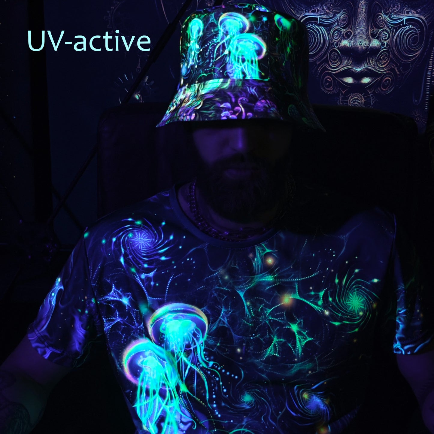 Jellyfish Set Consisting of a Panama Hat and T-shirt UV Reactive