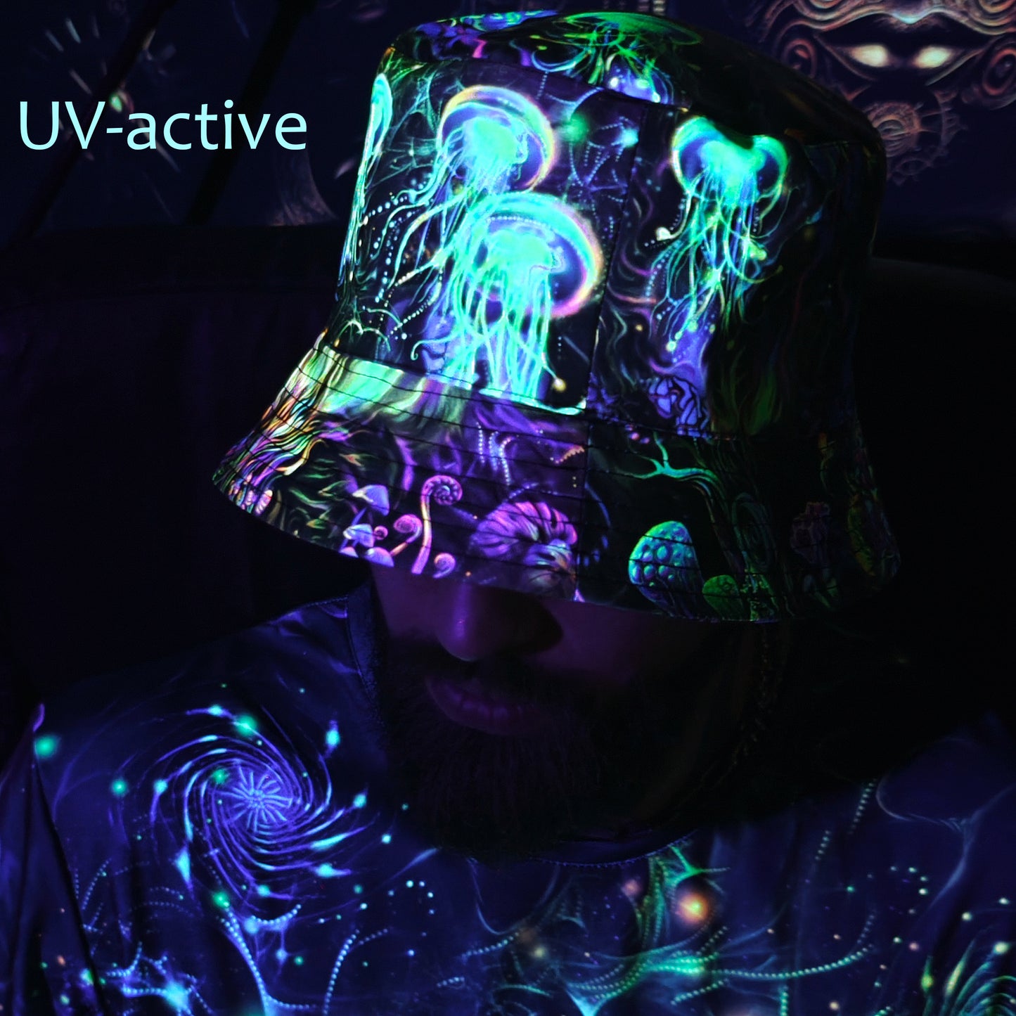 Jellyfish Set Consisting of a Panama Hat and T-shirt UV Reactive