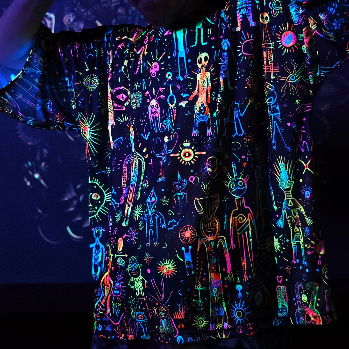 Shamanic Street Art Oversize T-shirt UV active Blacklight