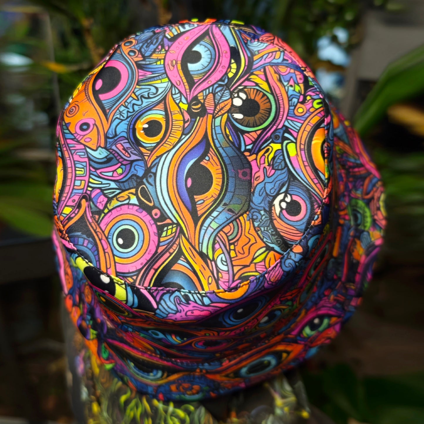 All eyes on me, Blacklight UV active bucket hat