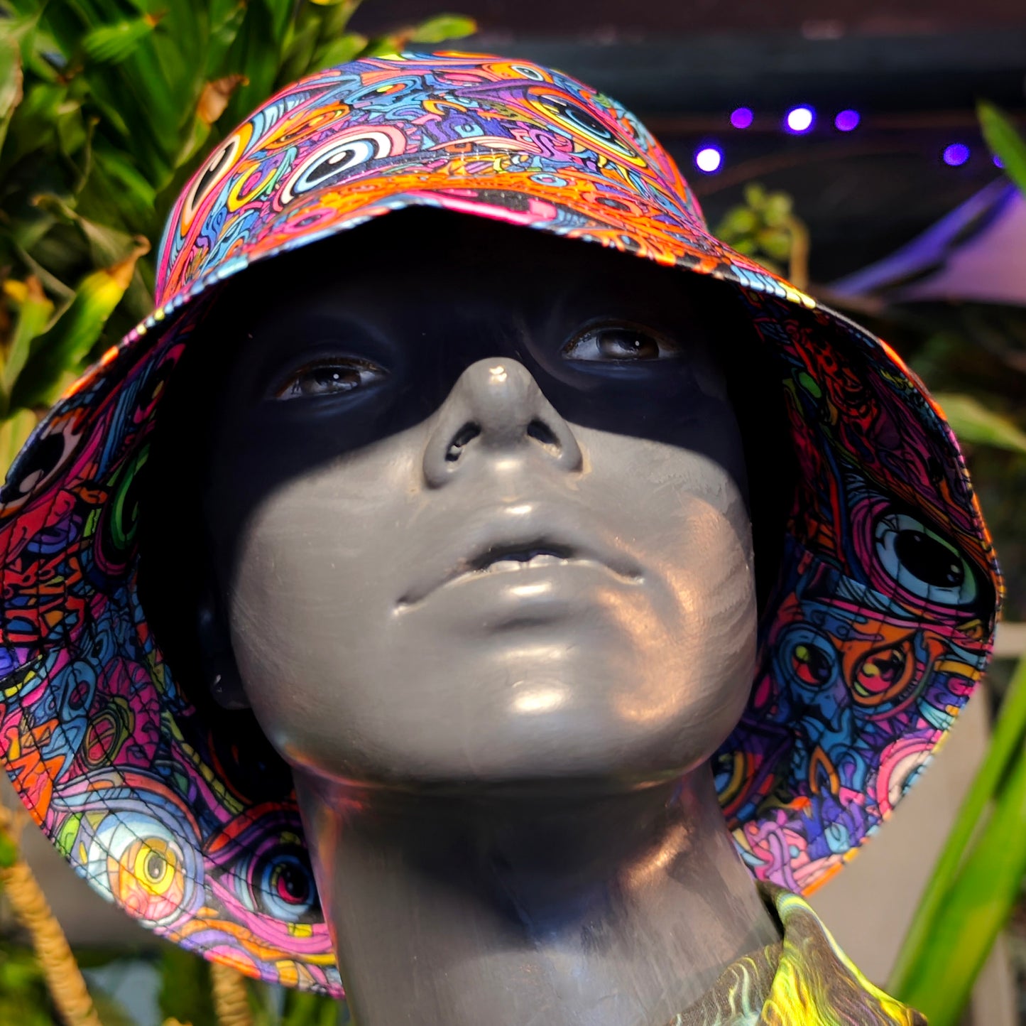 All eyes on me, Blacklight UV active bucket hat