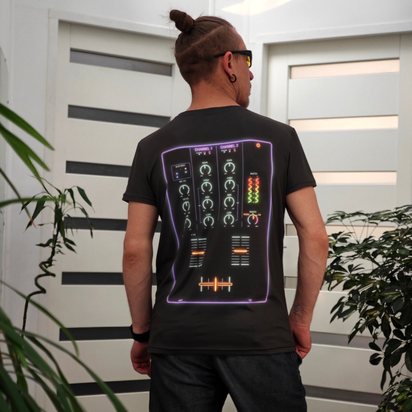 Neon Music Vinyl DJ T-shirt UV active Blacklight