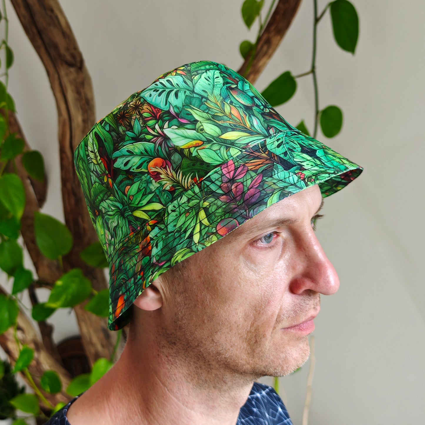 Jungle Panama, Blacklight UV active bucket hat