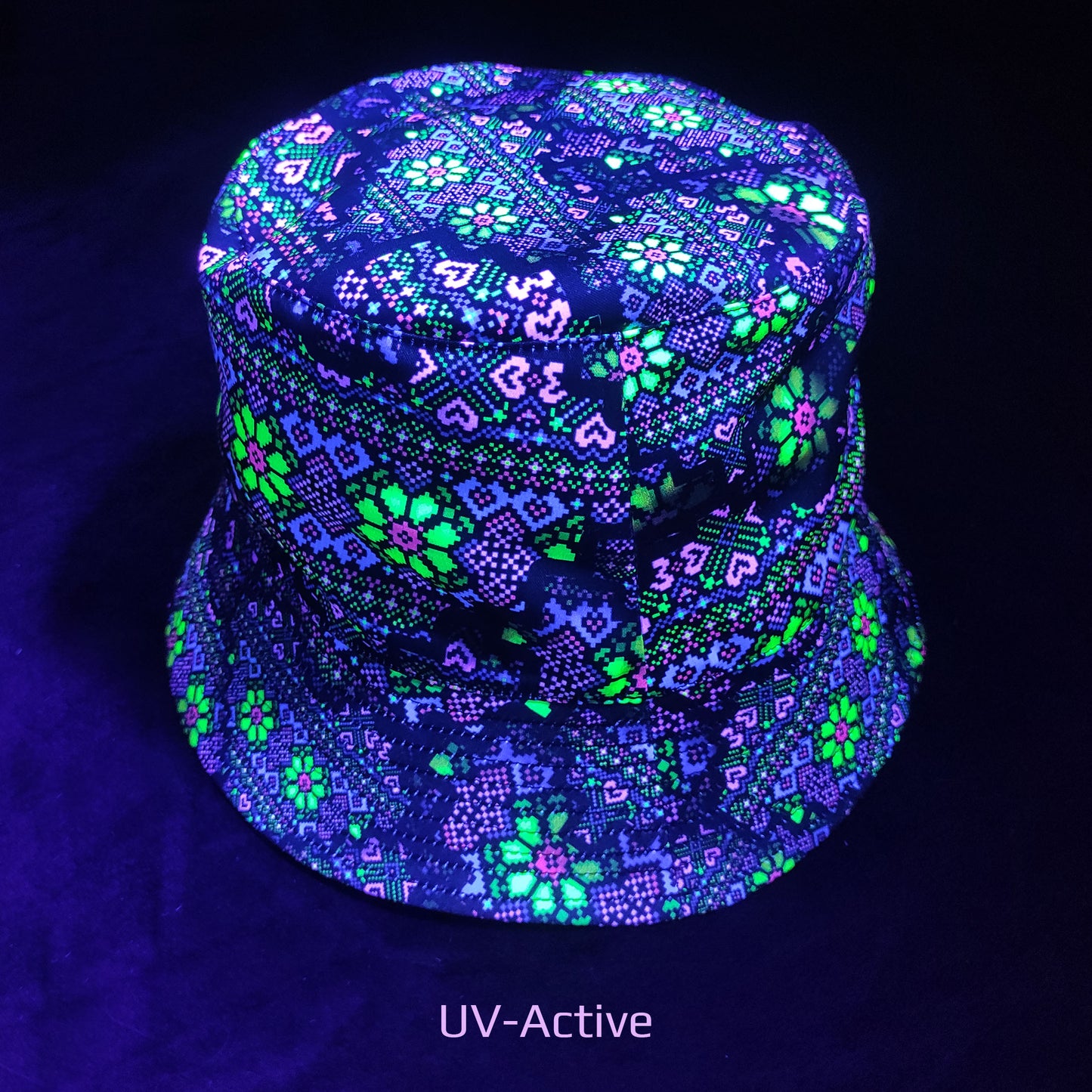 Pixel Hearts Panama, Blacklight UV active bucket hat